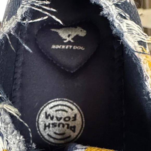 Rocket Dog Floral Denim Women Sneakers - Picture 2 of 8